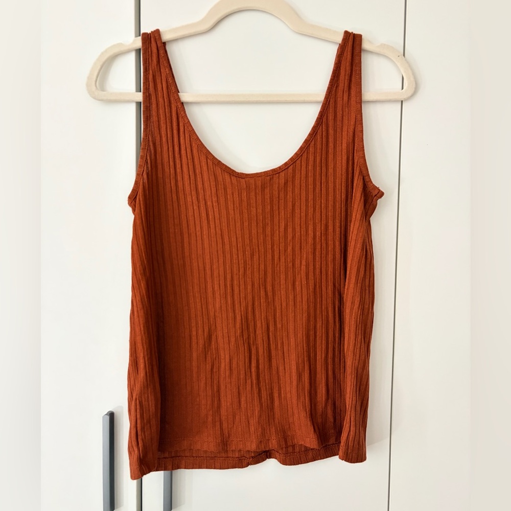 H&M Ribbed Button-Front Tank in Rust - Picture 2 of 4